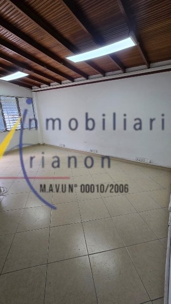 Oficina-Consultorio en Arriendo en Suramericana