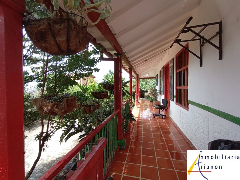 Casa-Finca en Venta en Robledo